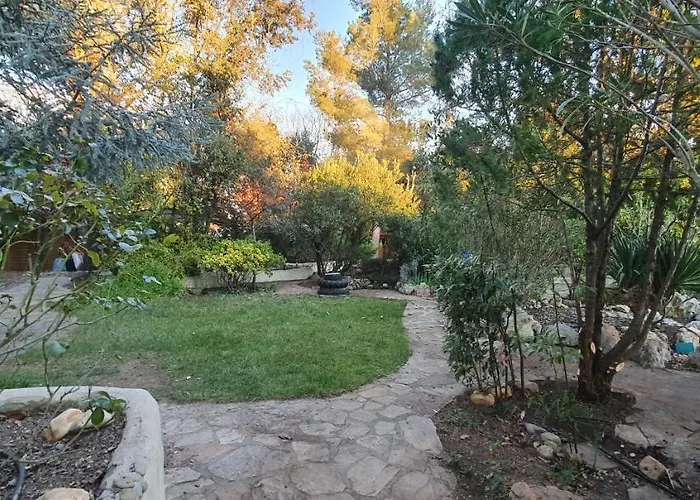 Hotel Entre 2 Rives. Entre 2 Reves Thezan-les-Beziers