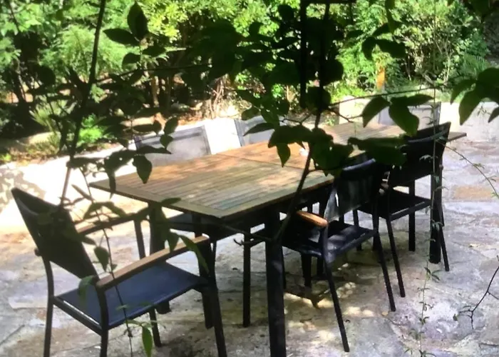 Entre 2 Rives. Entre 2 Reves Hotel Thezan-les-Beziers